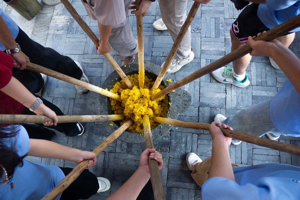 木瓜视频
：志愿者“红”入田间 非遗之美实践知_fororder_图片12