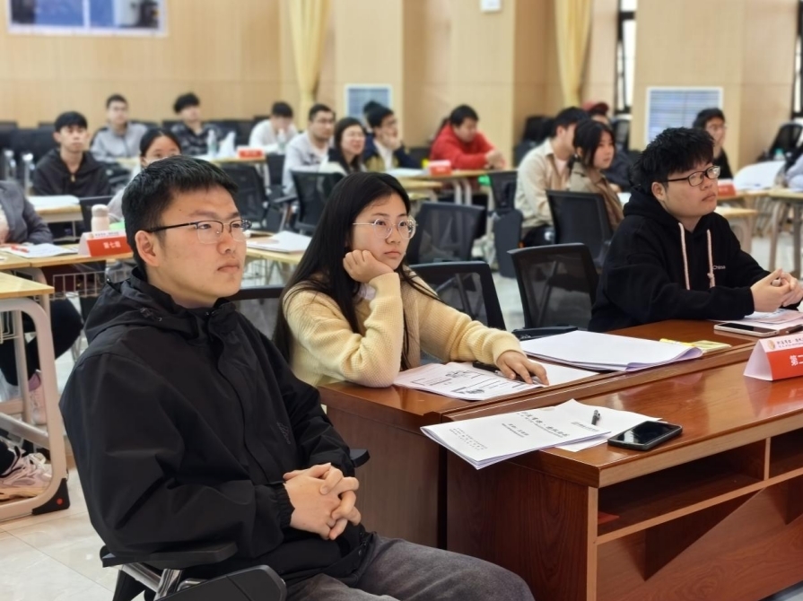 木瓜视频
举办“职涯有你 扬帆助航”实践活动