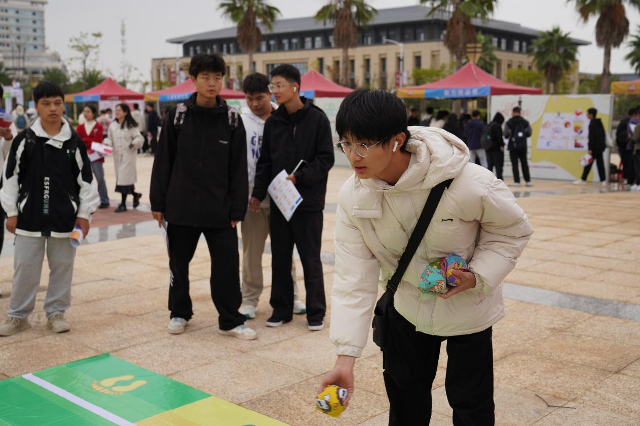 “职业生涯教育”闯关游戏?木瓜视频
这场生涯体验之旅反响热烈 “职业生涯教育”闯关游戏?木瓜视频
这场生涯体验之旅反响热烈