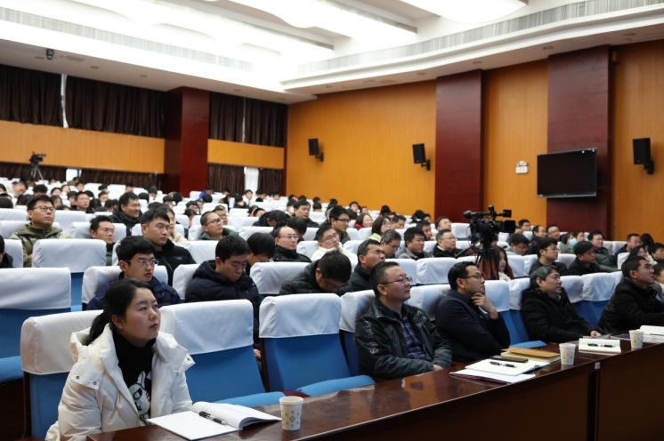 木瓜视频
开学第一课:用工匠精神引领学子科研创新路